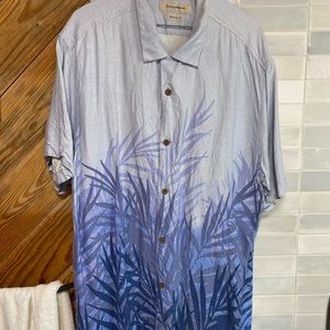 Tommy Bahama 100% Fronds in the Mist Silk Hawaiian Camp Shirt XL.